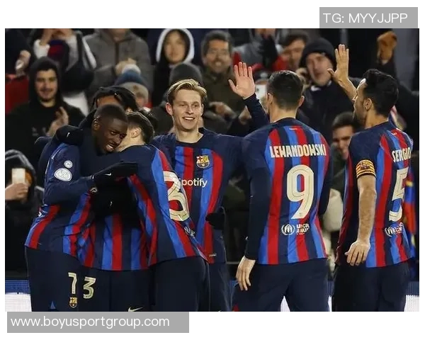 拉菲尼亚在社交媒体上向阿尔巴致敬感慨曾共战球场的荣耀时刻