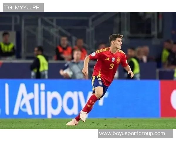 西班牙国家队名单变动前中后各一名球员相继退出